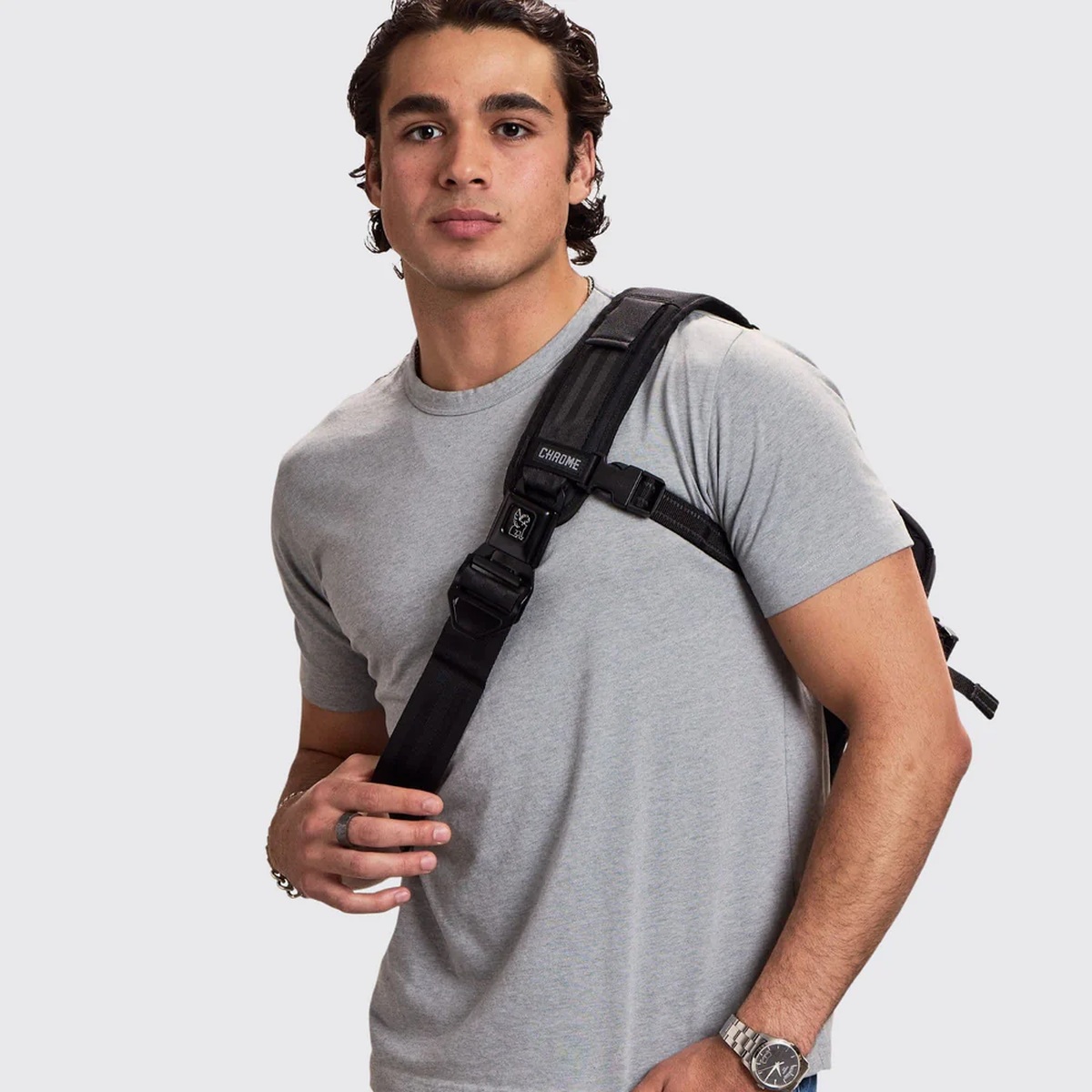 Chrome – Kadet Max – Skuldertaske – 15L – Black Canvas Leather